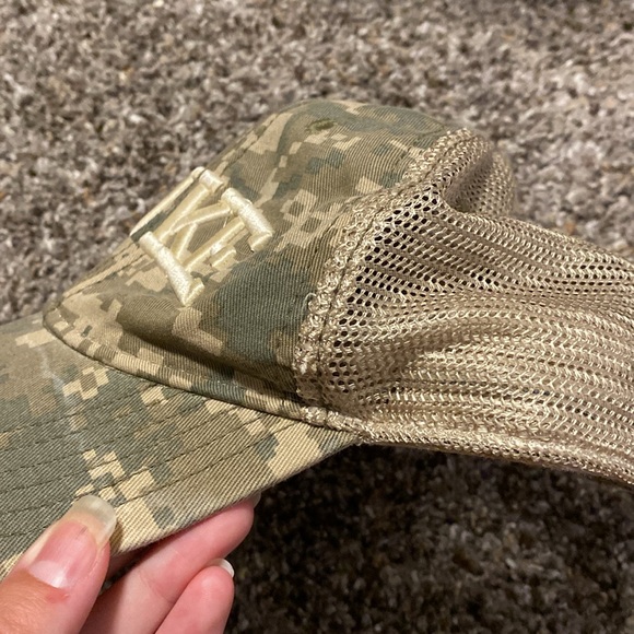 LEGACY. Men’s hat. - Picture 5 of 5